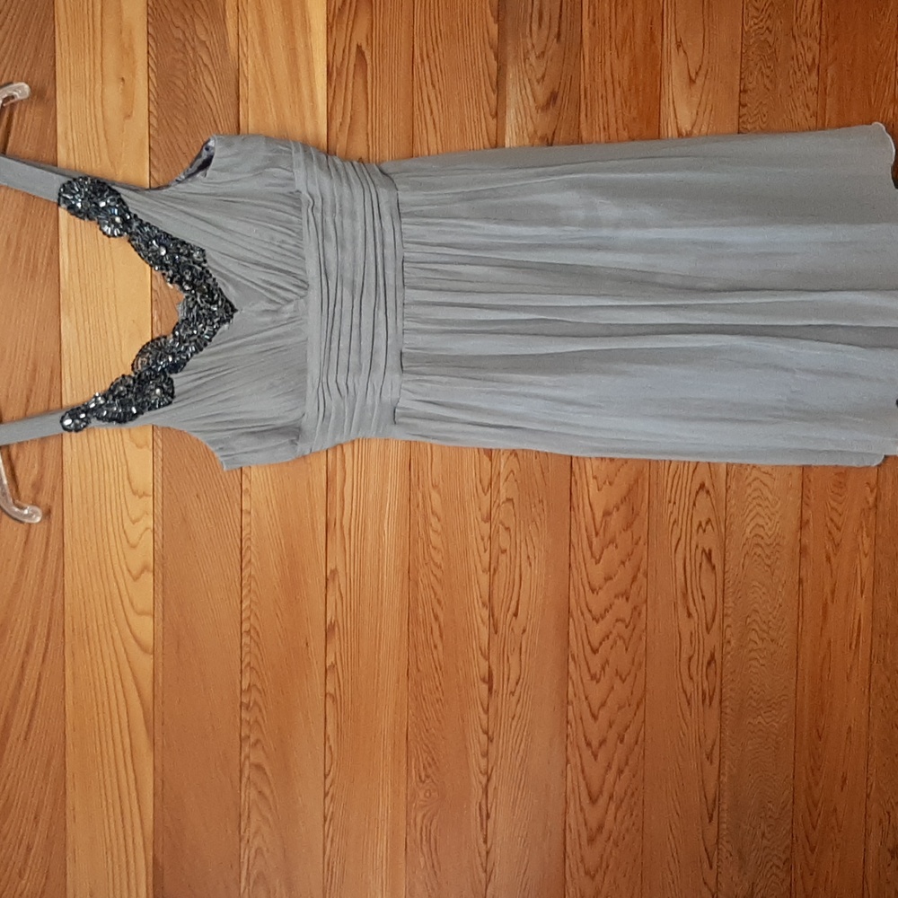 Ladies Evening Dress (Size 6)